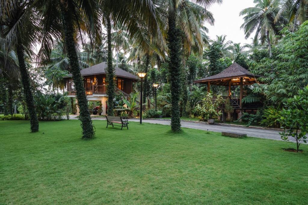 Villa Woods & Palms Pollāchi 외부 사진